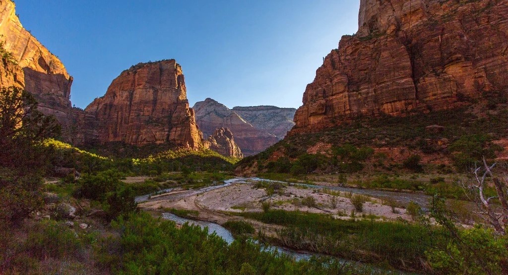 Top Hiking Trails in Utah's National Parks