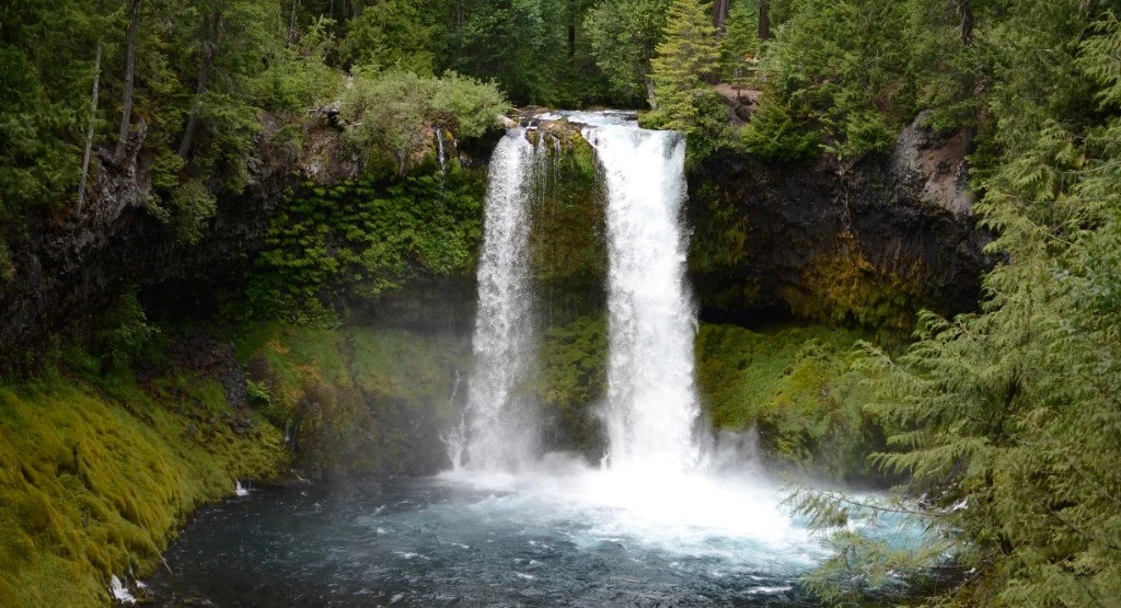 Explore Oregon's Mesmerizing Waterfalls