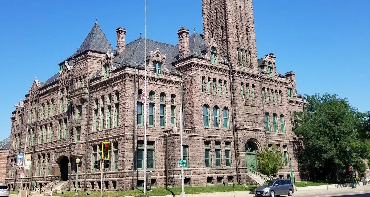 Old Courthouse Museum - Go Wandering