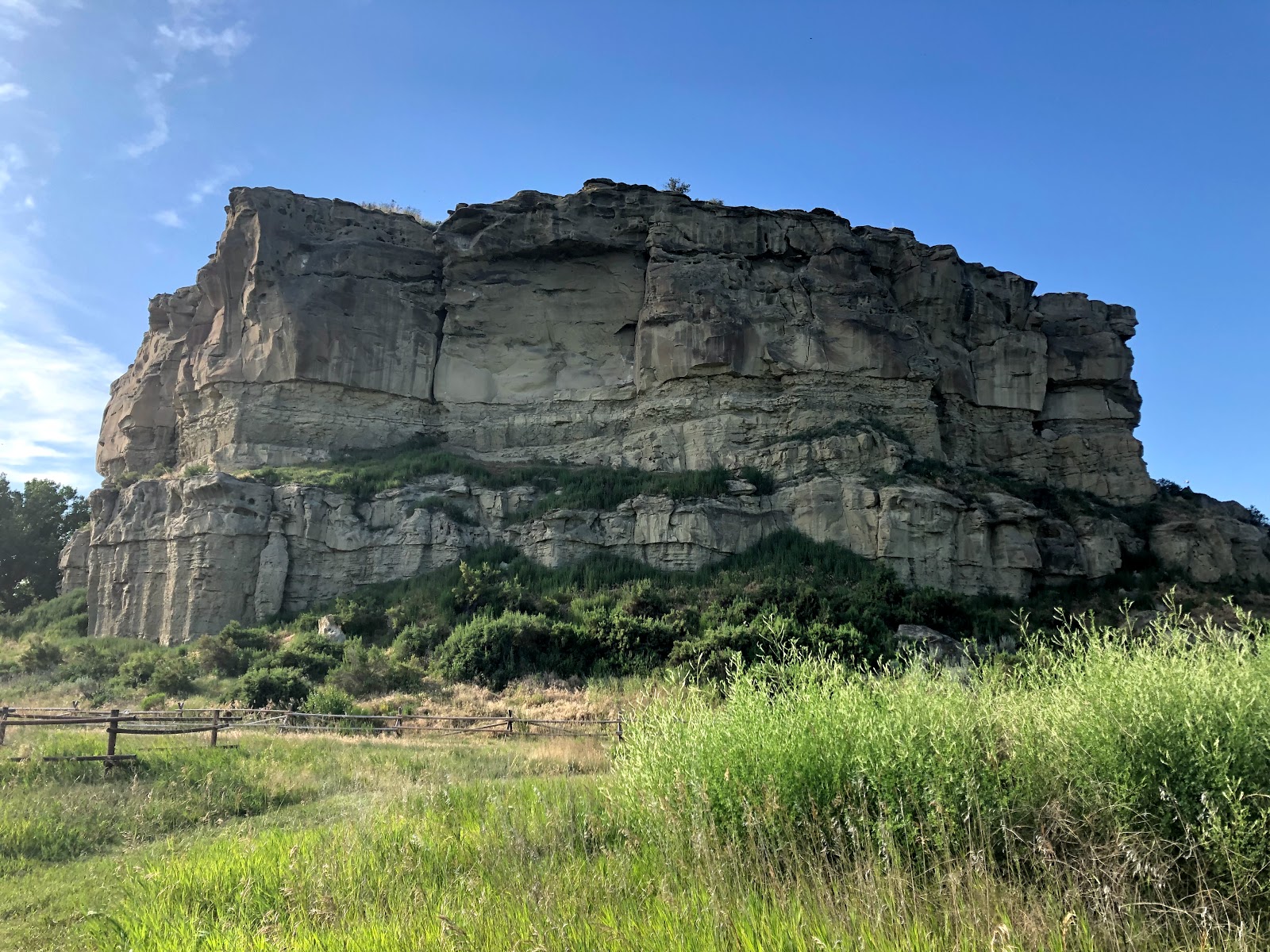 Pompeys Pillar Monument - Go Wandering