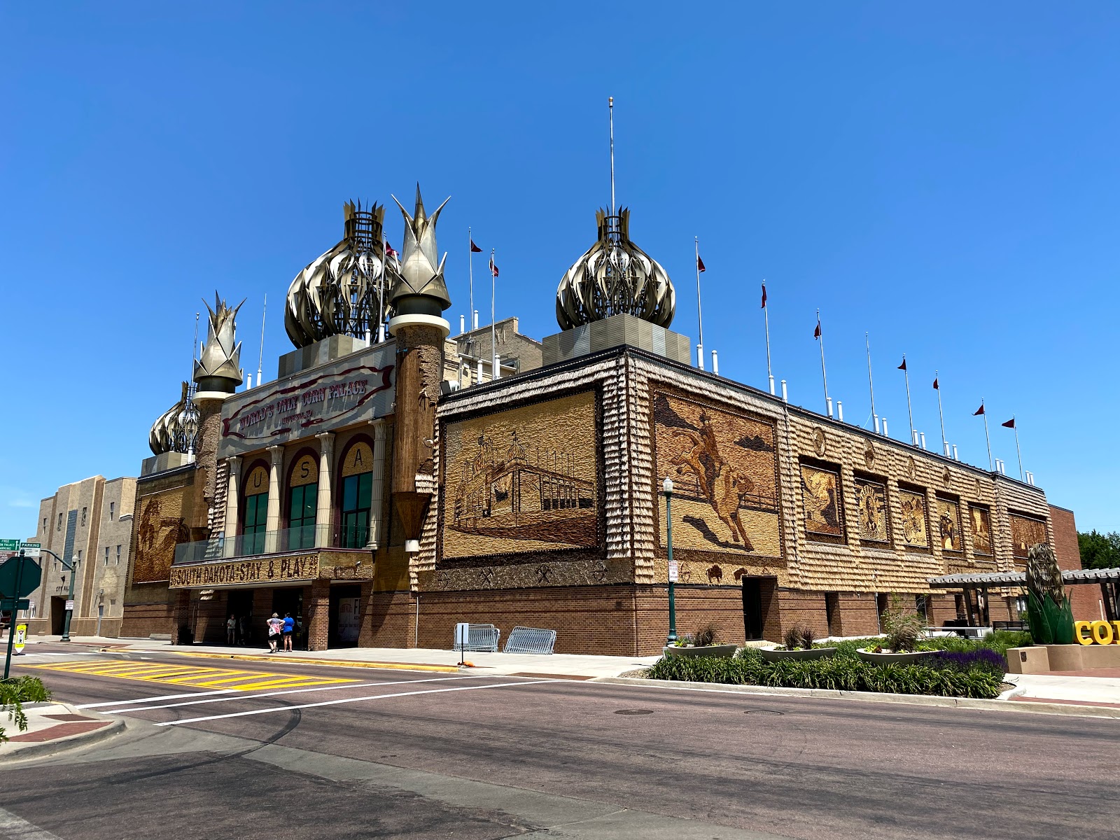 The World's Only Corn Palace Go Wandering