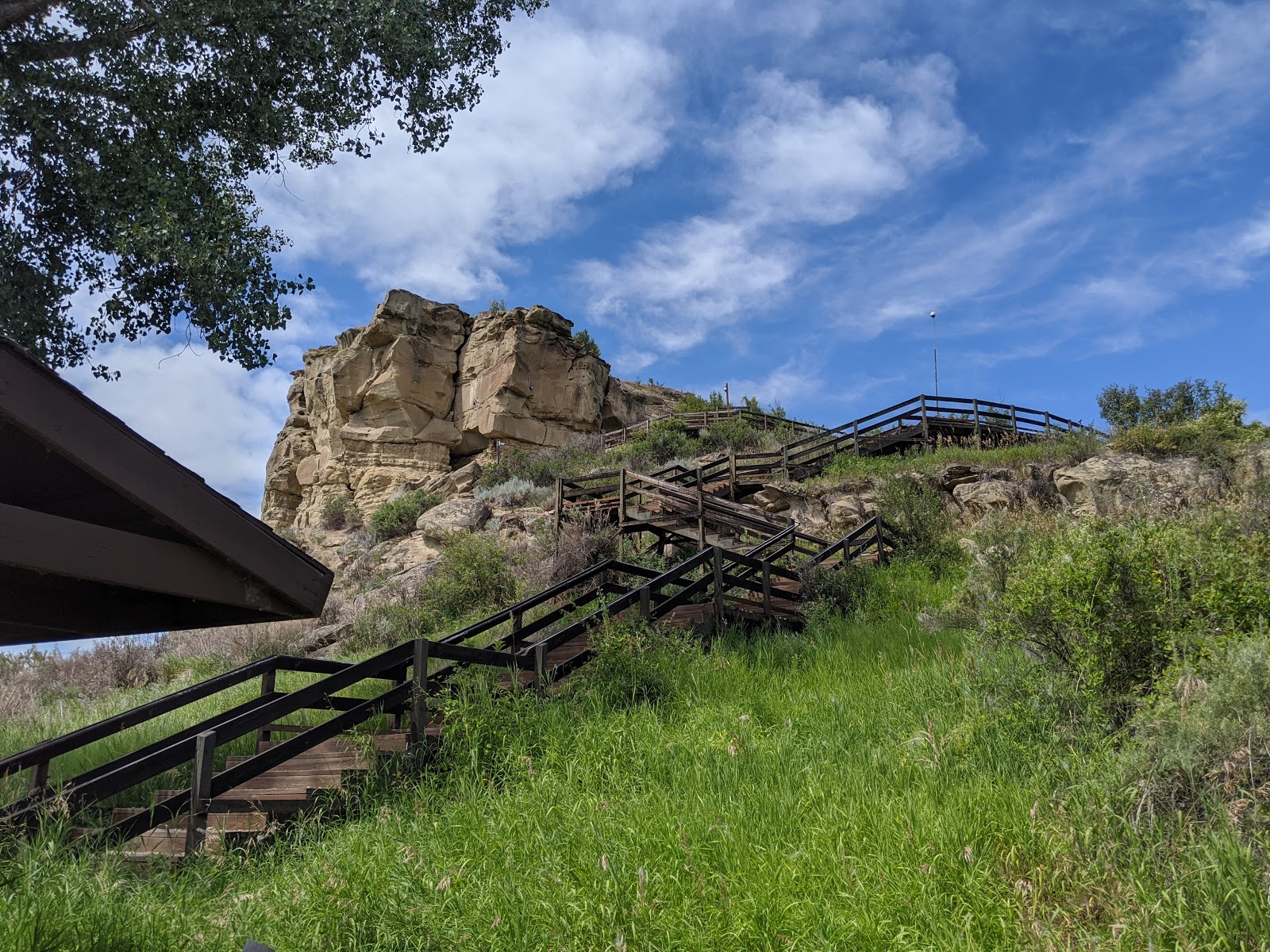 Pompeys Pillar Monument - Go Wandering