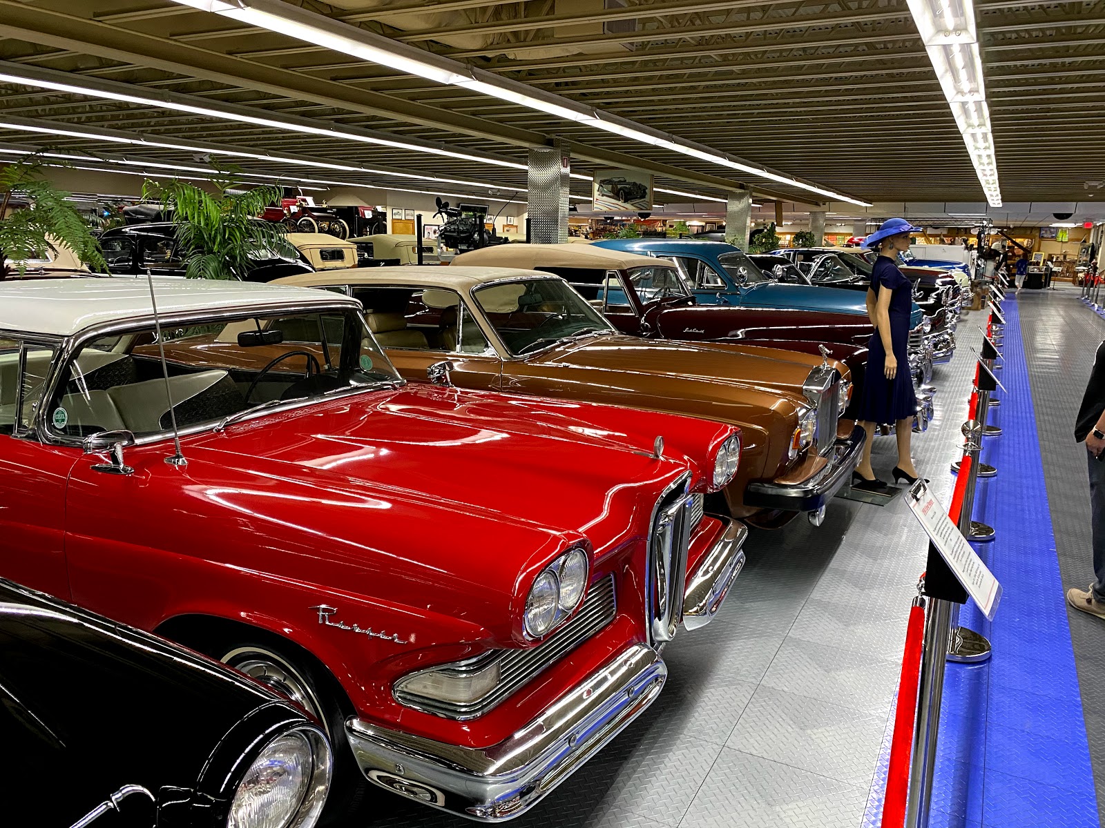 Tallahassee Automobile Museum - Go Wandering