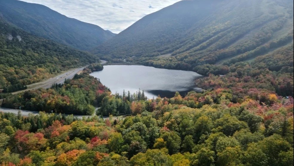 Best Hiking Trails to Explore During Autumn in the US