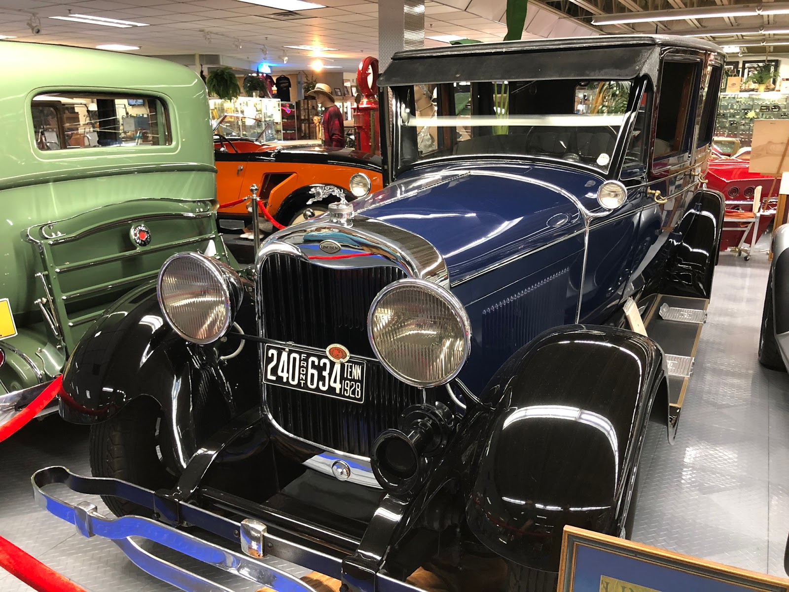 Tallahassee Automobile Museum - Go Wandering