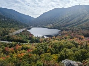 Best Hiking Trails to Explore During Autumn in the US