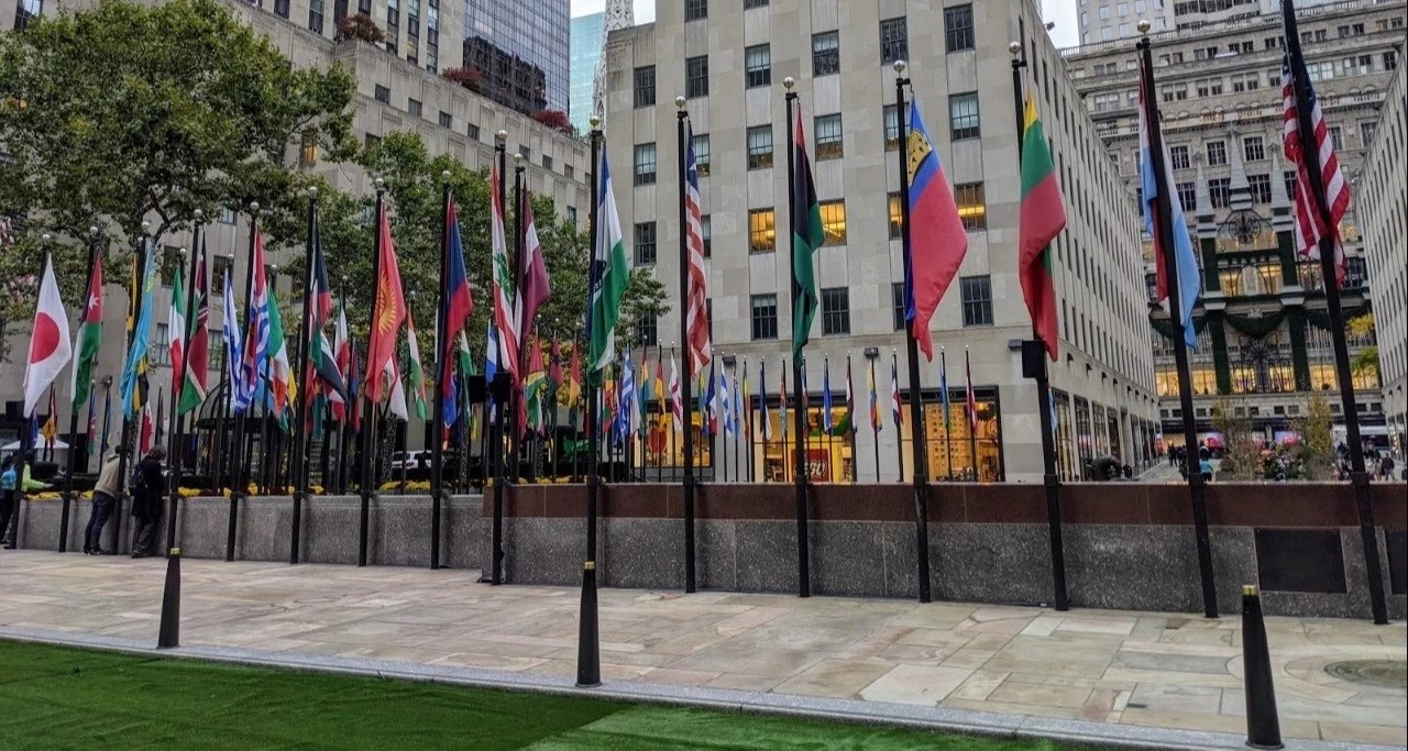 Rockefeller Center - Go Wandering